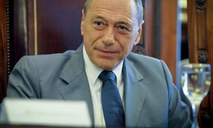Zaffaroni: la prohibición de la cocaína es una política «suicida y absurda»