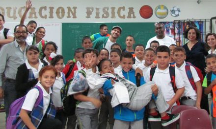 Niños se adiestran en la prevención de las drogas