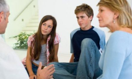 Murcia: Salud ofrece a padres y madres un nuevo curso para prevenir el consumo de alcohol en sus hijos