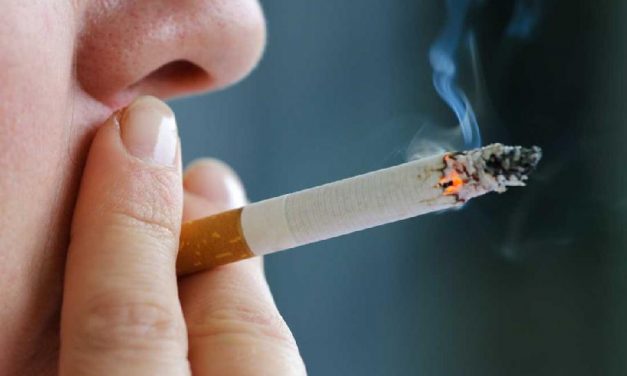 Nofumadores pide al Gobierno seguir el ejemplo de Reino Unido y aumentar la edad legal para comprar tabaco