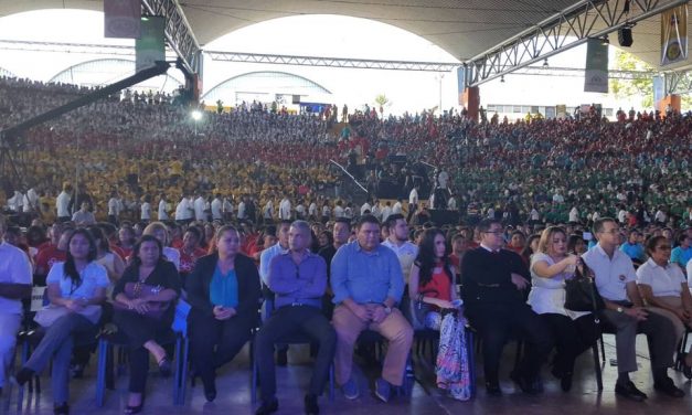 El Salvador: Estudiantes participan en la gira Vive sin Drogas