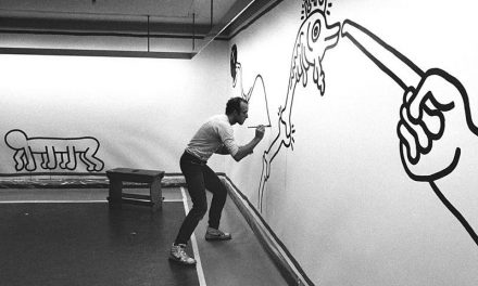 El lugar con más jeringuillas en el suelo: cuando Keith Haring visitó España en 1989 y se enfrentó al dueño de un burdel