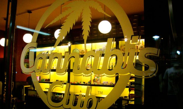 El Supremo rechaza la regulación de las asociaciones de cannabis en Barcelona, la ciudad con más clubes en España