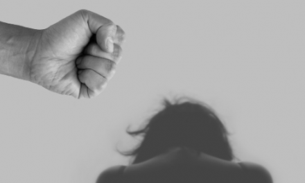 La violencia hacia mujeres con el VIH por parte de sus parejas íntimas estaría asociada a malos resultados de salud