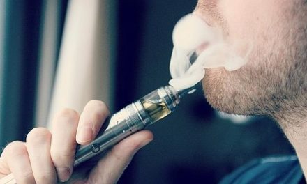 España: Sanidad avisa: el tabaco por calentamiento es «peligroso para la salud»