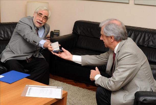 OPS entrega a Vázquez el premio por la lucha de Uruguay contra el tabaquismo