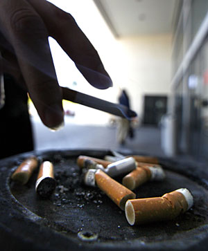 Dejar de fumar reduce la rigidez de las arterias