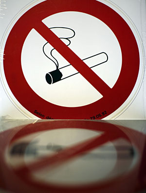 Gales prohíbe el consumo de cigarrillos en los lugares públicos