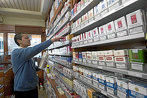 Andalucía demanda al Estado y a seis tabaqueras por los gastos sanitarios