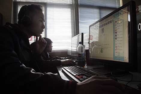 China ya tiene 24 millones de adictos a Internet entre sus jóvenes