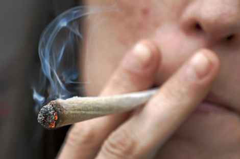 Fumar marihuana desde los 11 años lastra la inteligencia