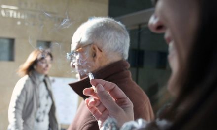 El 82% de españoles, en contra de que se fume en los casinos