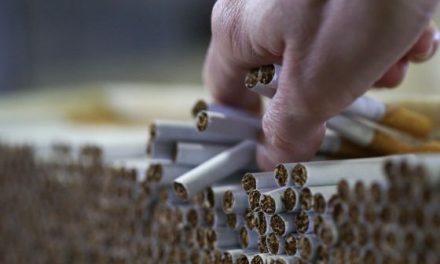 América Latina echa a los fumadores a la calle