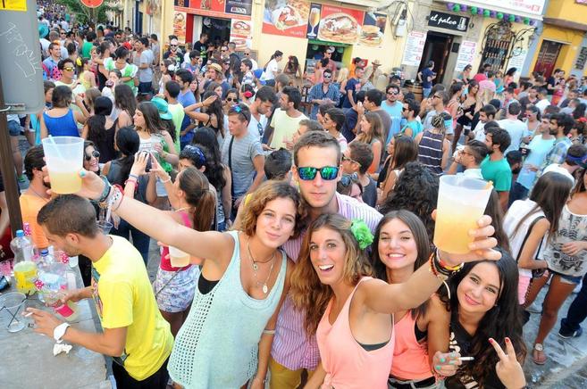 El 40% de los menores que beben lo hacen en forma de ‘atracón’