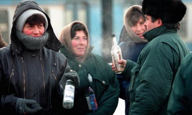 El vodka sigue matando en Rusia