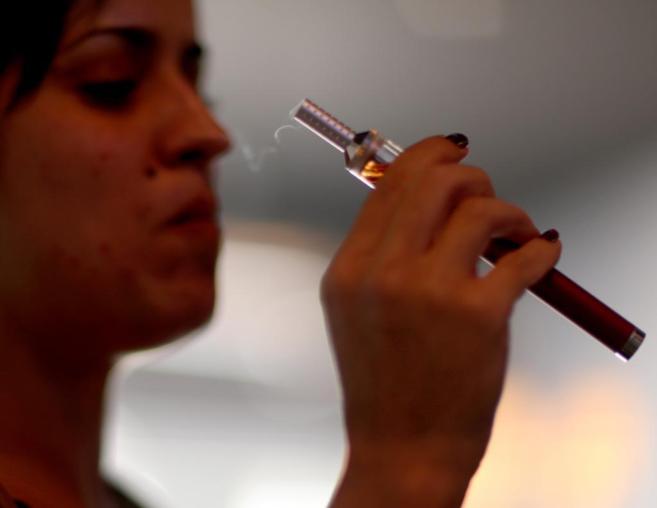 Europa regula los cigarrillos electrónicos como productos medicinales