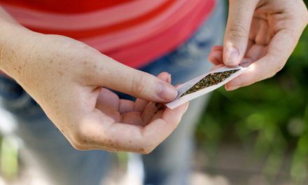 Un estudio relaciona el consumo precoz de cannabis con enfermedades cardíacas