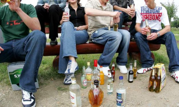 España: La OCU denunció la facilidad que tienen los menores para conseguir alcohol