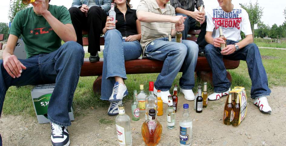 ¿Sabes por qué beben los jóvenes? y ¿sabes cómo beben?