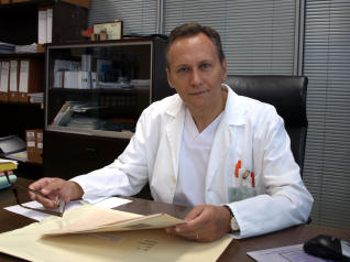 Valencia (España): Entrevista: José Vicente Bagán: «El alcohol y el tabaco han disparado los casos de cáncer de boca»