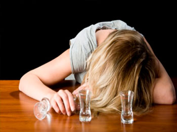 Científicos concluyen pruebas de medicamento para curar el alcoholismo