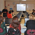 La Diputación de Alicante forma a los padres para prevenir el abuso a las nuevas tecnologías de escolares