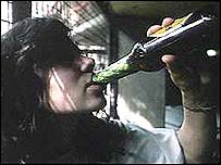 Reino Unido / Argentina: Aumenta alcoholismo en menores