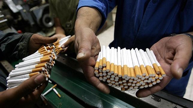 Las cajetillas genéricas de tabaco reducen el atractivo de fumar