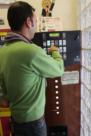 Europa planea esconder las marcas de tabaco y prohibir su venta en máquinas