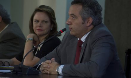 Costa Rica: Gobierno enfatiza que aprobaría sólo el uso terapéutico e industrial del cannabis