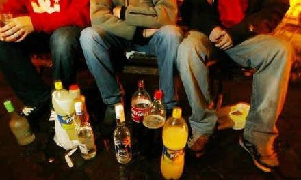 Menores en los botellones: macroquedadas y leyes ineficaces