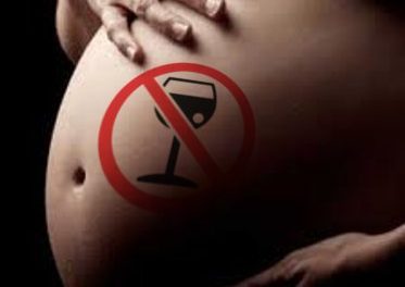 Consumir alcohol durante el embarazo aumenta el riesgo de tener un hijo con bajo peso