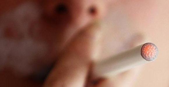 San Francisco prohíbe la venta de cigarrillos electrónicos para frenar la adicción entre los adolescentes