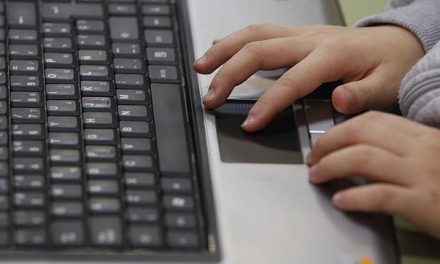 Siete de cada diez adolescentes se conectan al menos dos horas diarias a internet