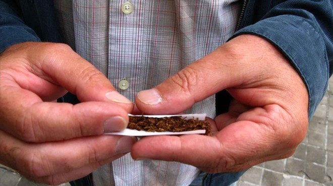 Las personas que fuman tabaco de liar tienen menos ganas de dejar de fumar