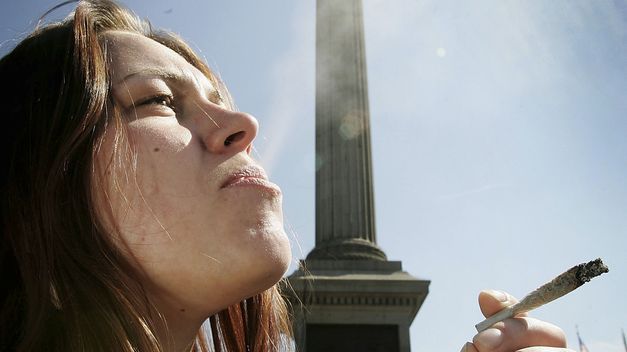 Los jóvenes británicos toman drogas con normalidad para lidiar con el estrés