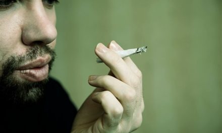 ¿Cómo afecta fumar marihuana a los dientes?