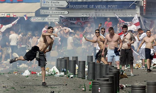 Ciudades francesas prohíben el alcohol con la llegada de las aficiones de Inglaterra y Rusia