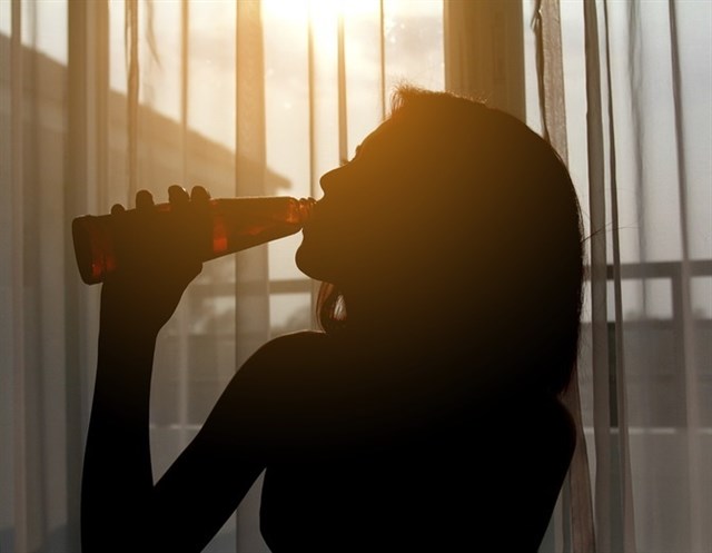 La publicidad del alcohol ‘anima’ a los adolescentes a beber