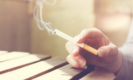 ¿Sólo fumas un cigarro al día? Así pones en riesgo tu salud