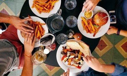 El exceso de comida calórica provoca cambios en una región cerebral vinculada a adicciones