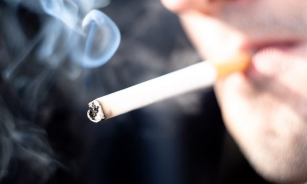 Fumar tabaco y usar cigarrillos electrónicos está relacionado con un mayor riesgo de síntomas respiratorios
