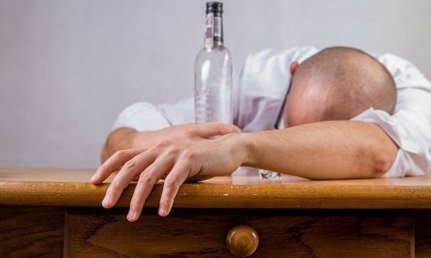 Observan peor pronóstico en el cáncer de hígado causado por abuso de alcohol