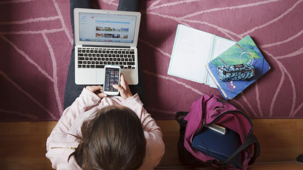 Las recomendaciones de un experto para reducir el uso de internet en los jóvenes