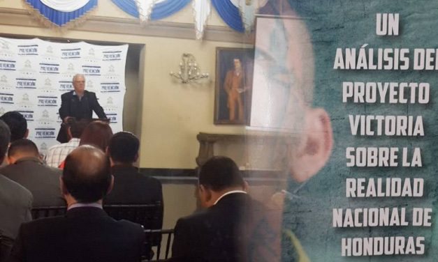 Reverendo Mario Fumero presenta libro sobre los jóvenes, drogas y maras