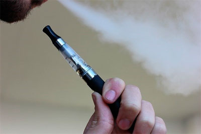 El Congreso rechaza una PNL del PP para estudiar si los cigarrillos electrónicos pueden ayudar a dejar de fumar