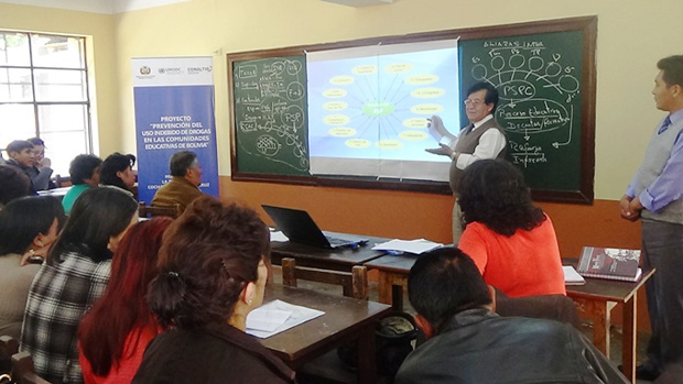 Bolivia: UNODC: 72 escuelas incluyen tema de prevención antidroga