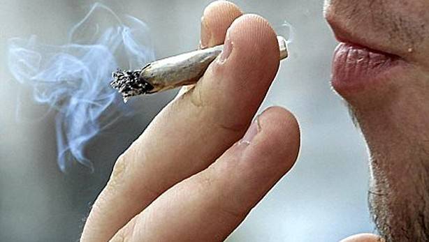 El consumo de cannabis de adolescentes aumenta el riesgo de depresión en adultos jóvenes