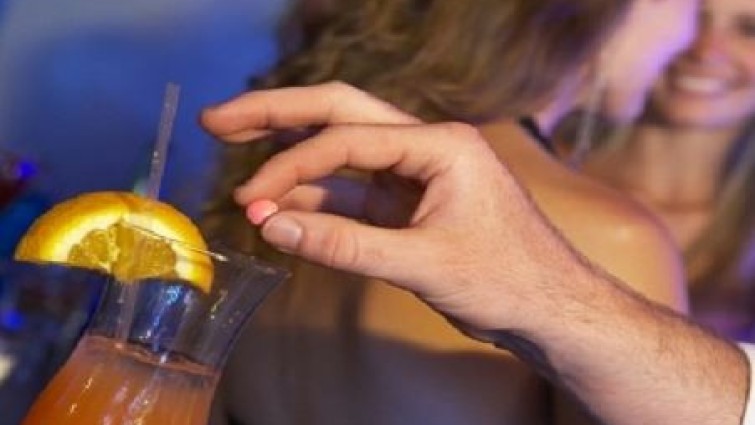 Mitos de la sumisión química: es el alcohol, no la burundanga