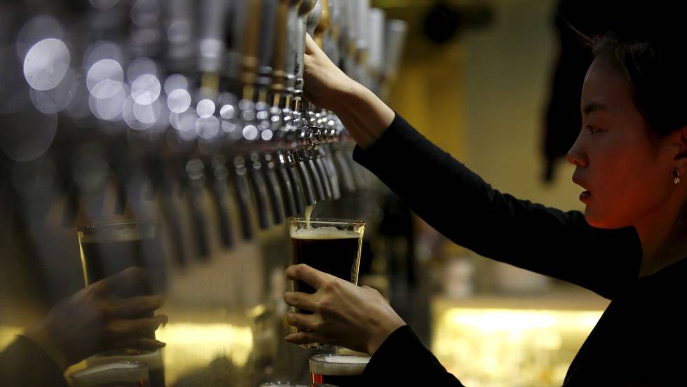 Por qué incluso el consumo moderado de alcohol aumenta el riesgo de padecer cáncer